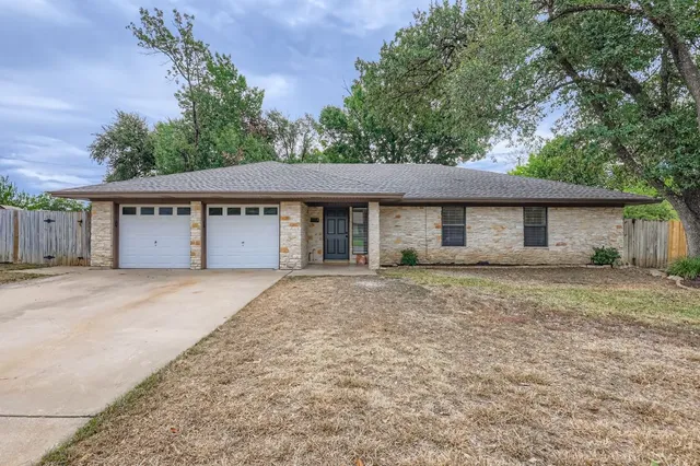$2,000 | 521 Dennis Drive, Round Rock, TX 78664