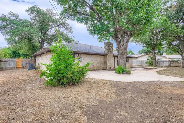 $2,000 | 521 Dennis Drive, Round Rock, TX 78664