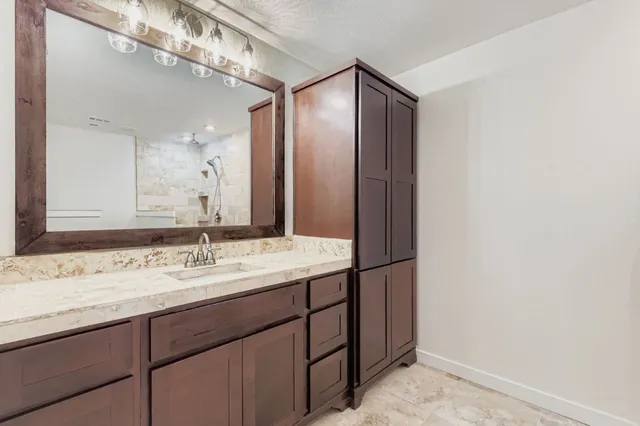 $2,000 | 521 Dennis Drive, Round Rock, TX 78664