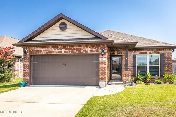 $2,200 | 217 Sandy Drive, Ocean Springs, MS 39564