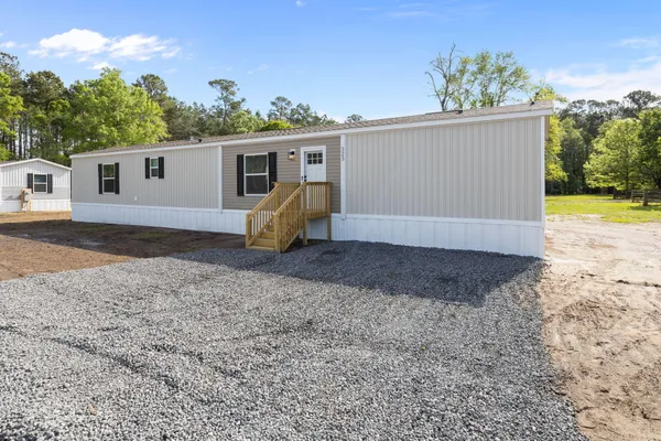 $2,350 | 323 Myers Mayo Road, Ridgeville, SC 29472