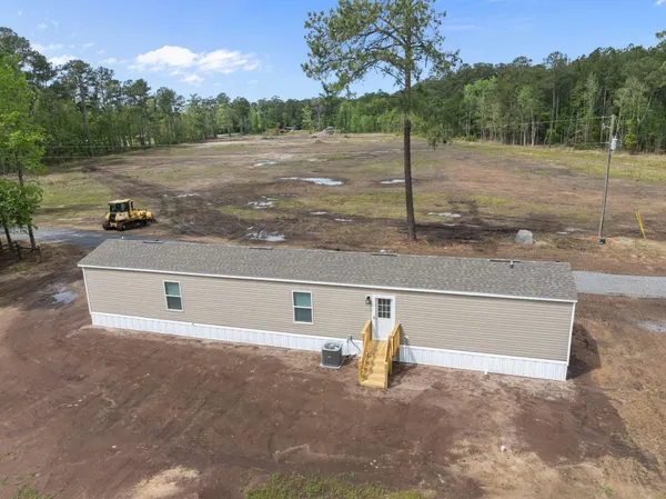 $2,350 | 323 Myers Mayo Road, Ridgeville, SC 29472