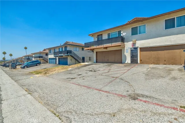 a view of a house with a big yard