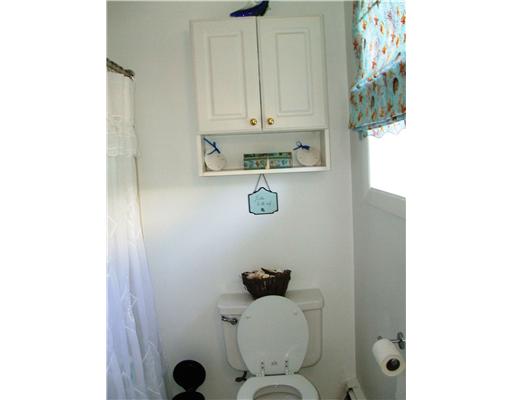 240 Purgatory Road, Unit 5 Middletown, RI 02842 - Photo 14 of 14 Bathroom.