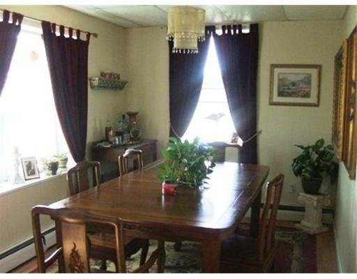 240 Purgatory Road, Unit 5 Middletown, RI 02842 - Photo 8 of 14 Dining Room.