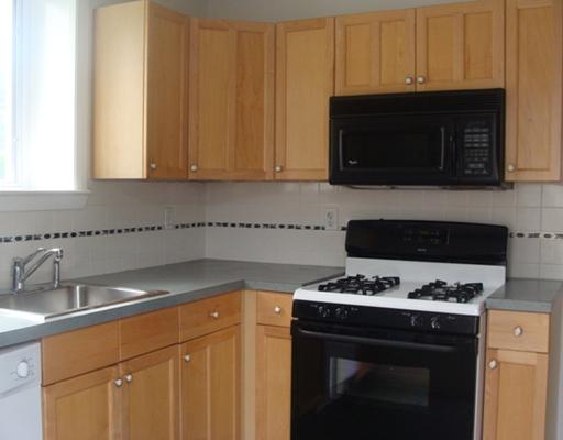 240 Purgatory Road, Unit 5 Middletown, RI 02842 - Photo 9 of 14 Kitchen.