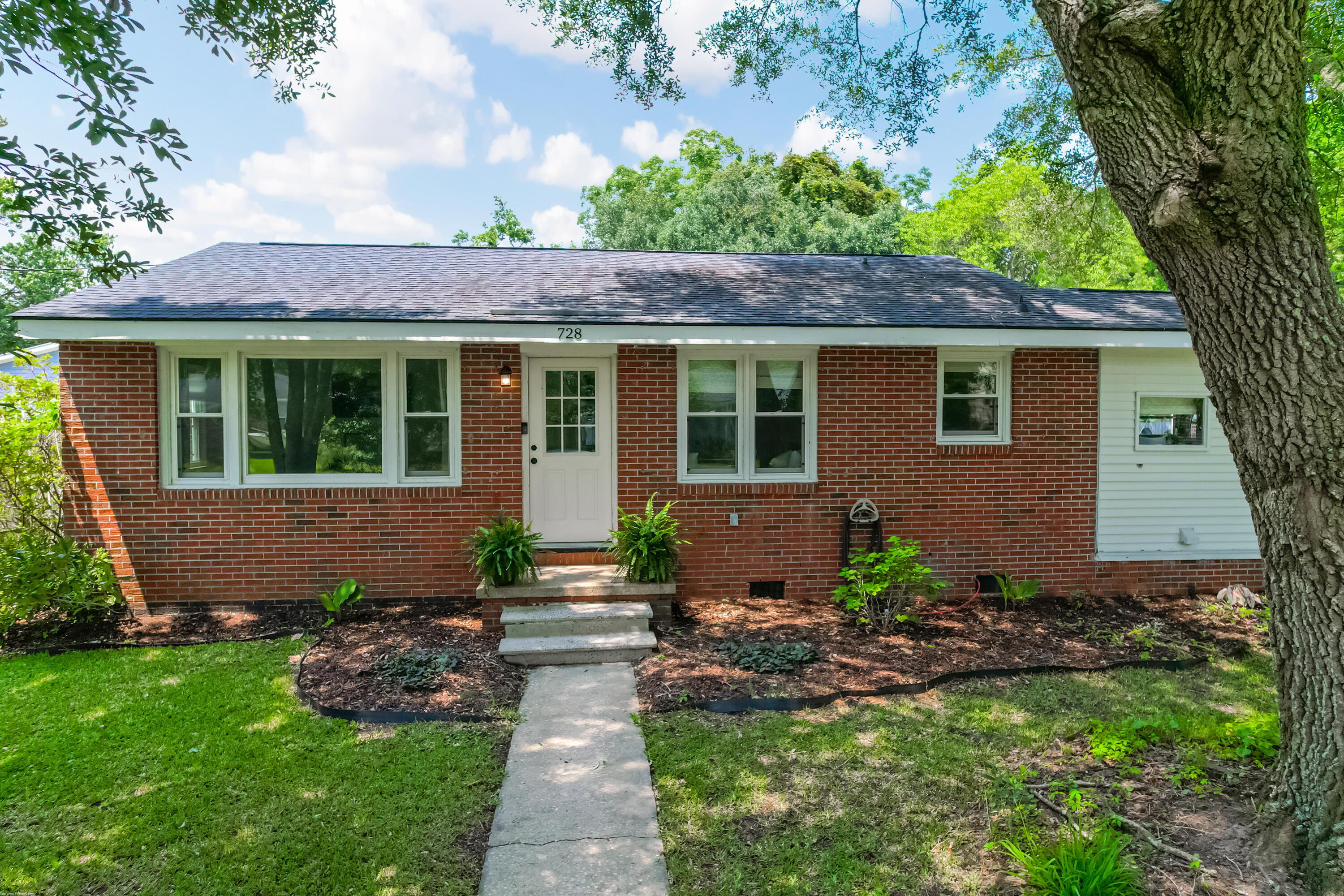 728 Windward Road James Island, SC 29412 - Photo 1 of 44 728 Windward -Tidalcreekphoto- (36)