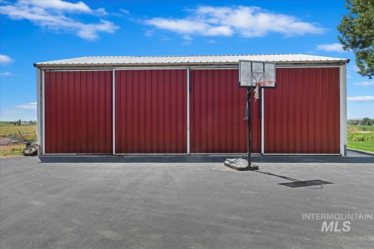 19234 Top Road Caldwell, ID 83607 - Photo 29 of 50 Gate featuring an outbuilding
