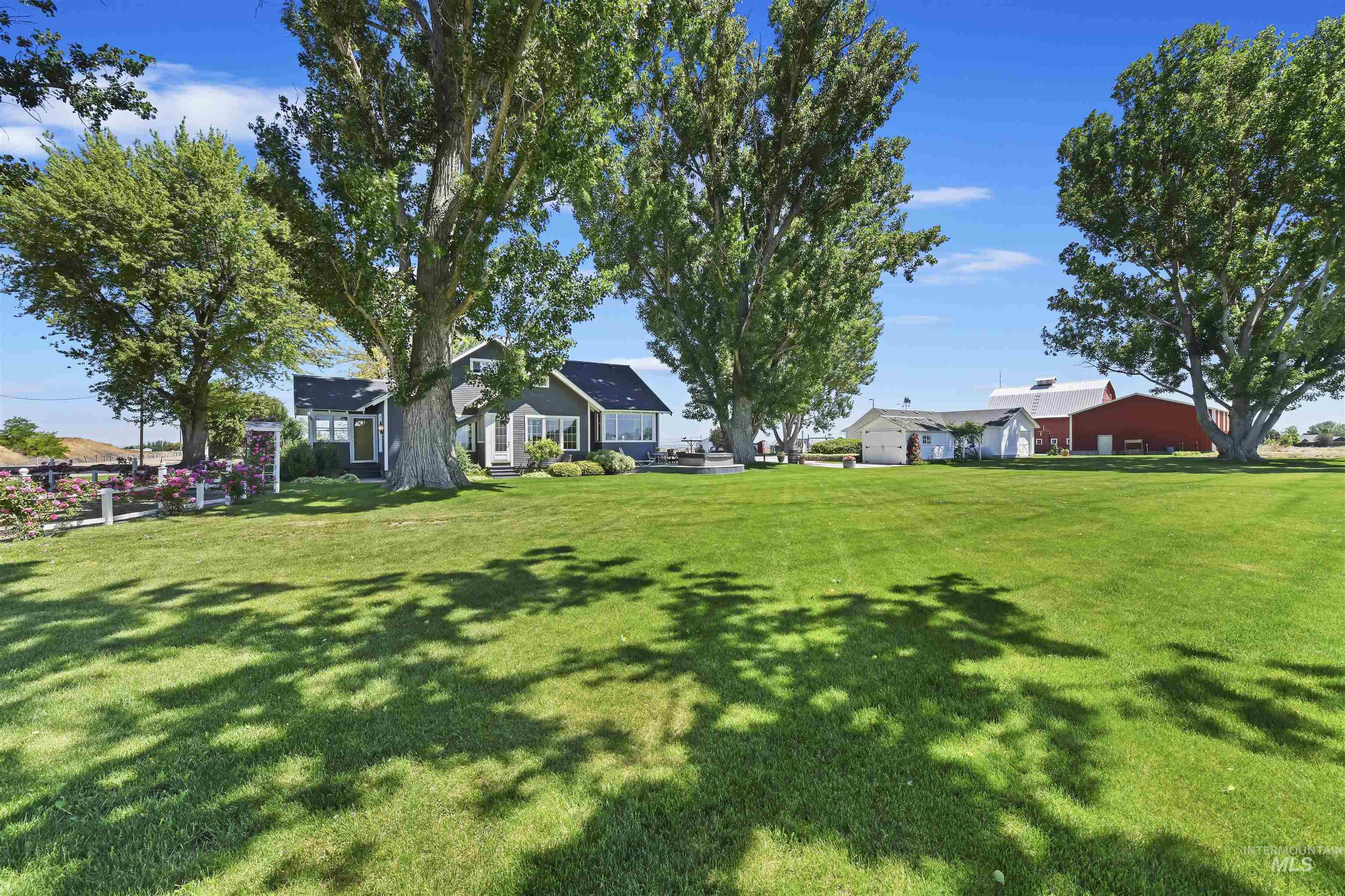 19234 Top Road Caldwell, ID 83607 - Photo 5 of 50 View of green lawn
