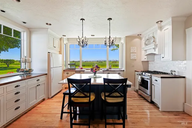 $1,199,000 | 19234 Top Road, Caldwell, ID 83607