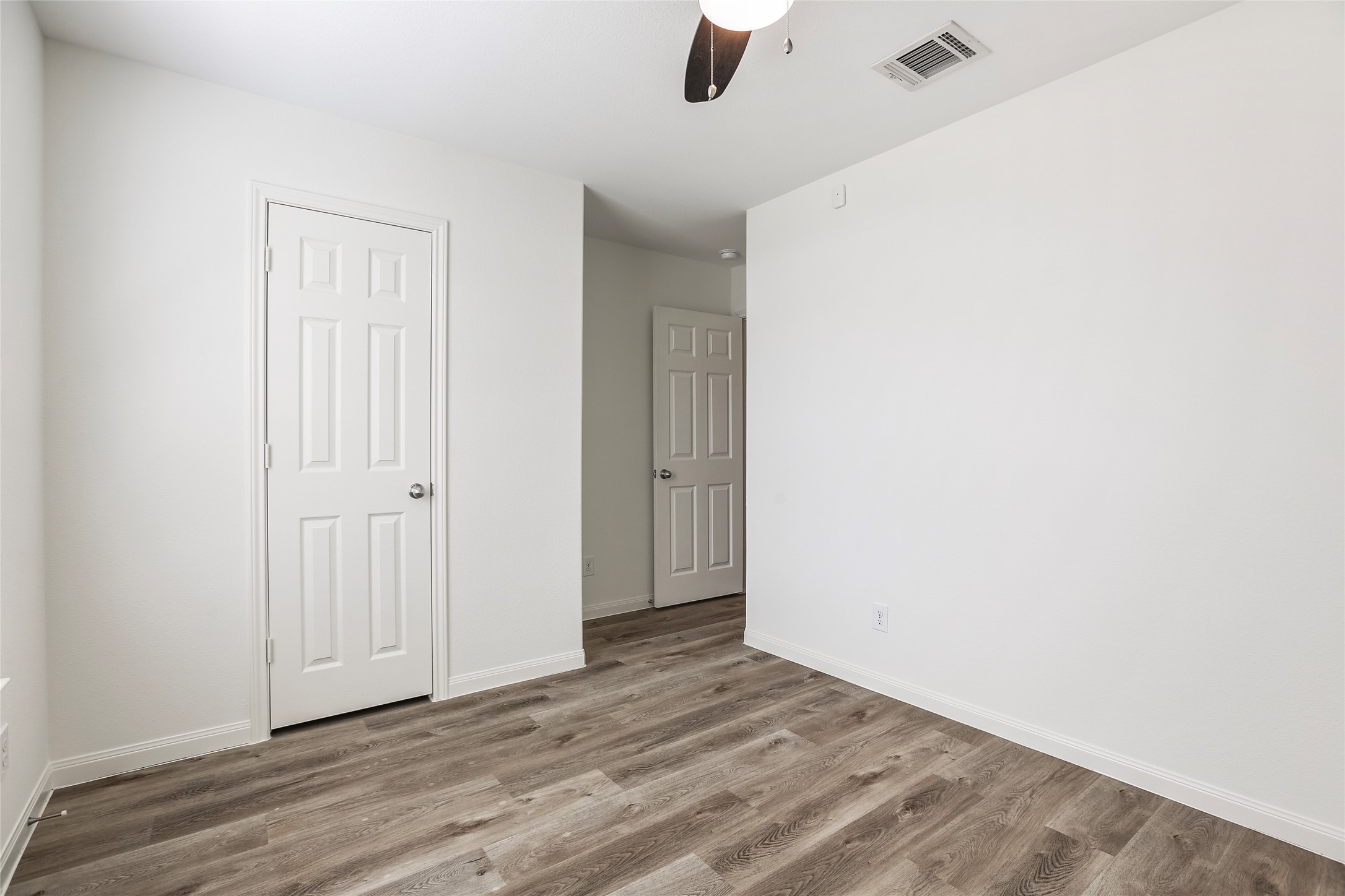 100 Robertson Lane Jarrell, TX 76537 - Photo 18 of 29 Bedroom 1