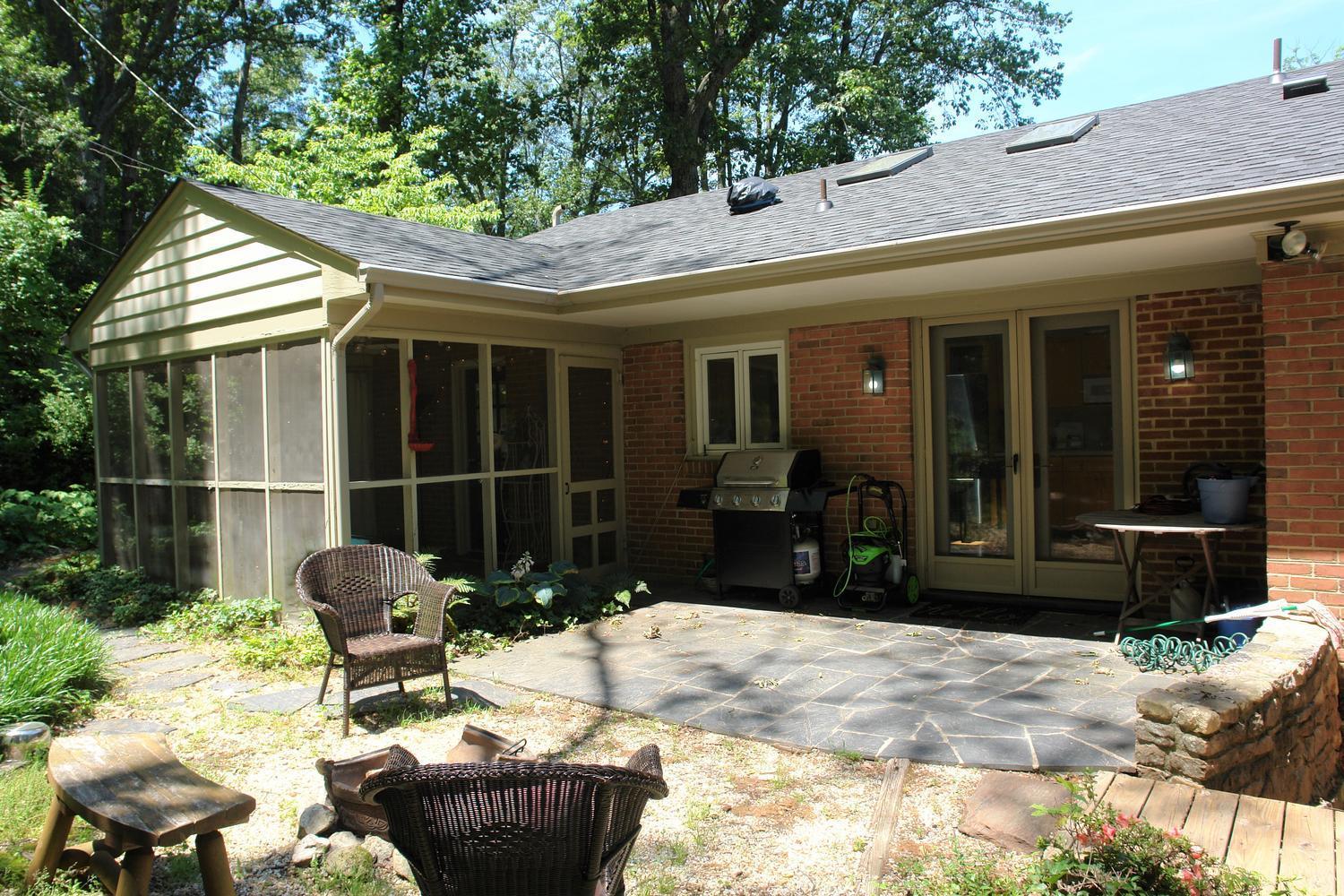 3102 Stoneridge Road Southwest Roanoke, VA 24014 - Photo 12 of 27 3102 Stoneridge Rd SW Roanoke-large-012-