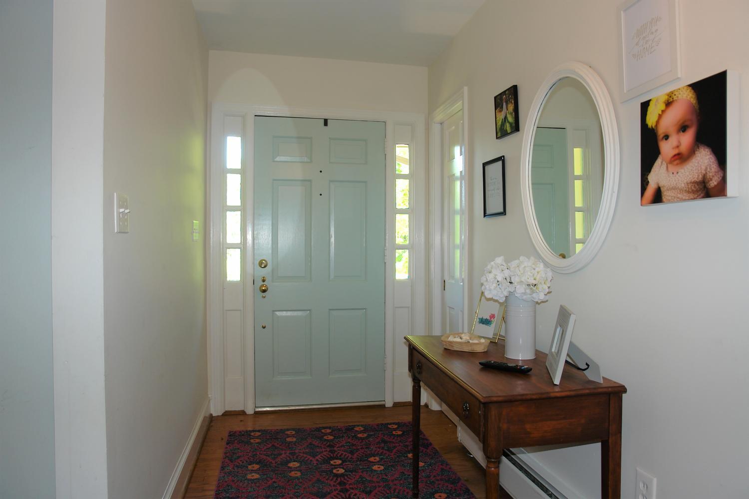 3102 Stoneridge Road Southwest Roanoke, VA 24014 - Photo 3 of 27 3102 Stoneridge Rd SW Roanoke-large-003-