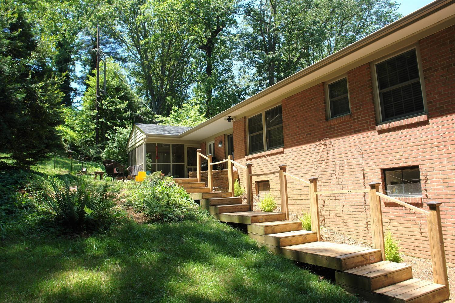 3102 Stoneridge Road Southwest Roanoke, VA 24014 - Photo 25 of 27 3102 Stoneridge Rd SW Roanoke-large-025-