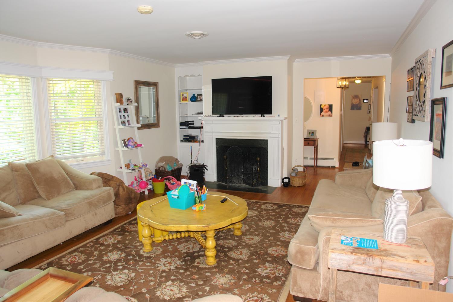 3102 Stoneridge Road Southwest Roanoke, VA 24014 - Photo 4 of 27 3102 Stoneridge Rd SW Roanoke-large-004-