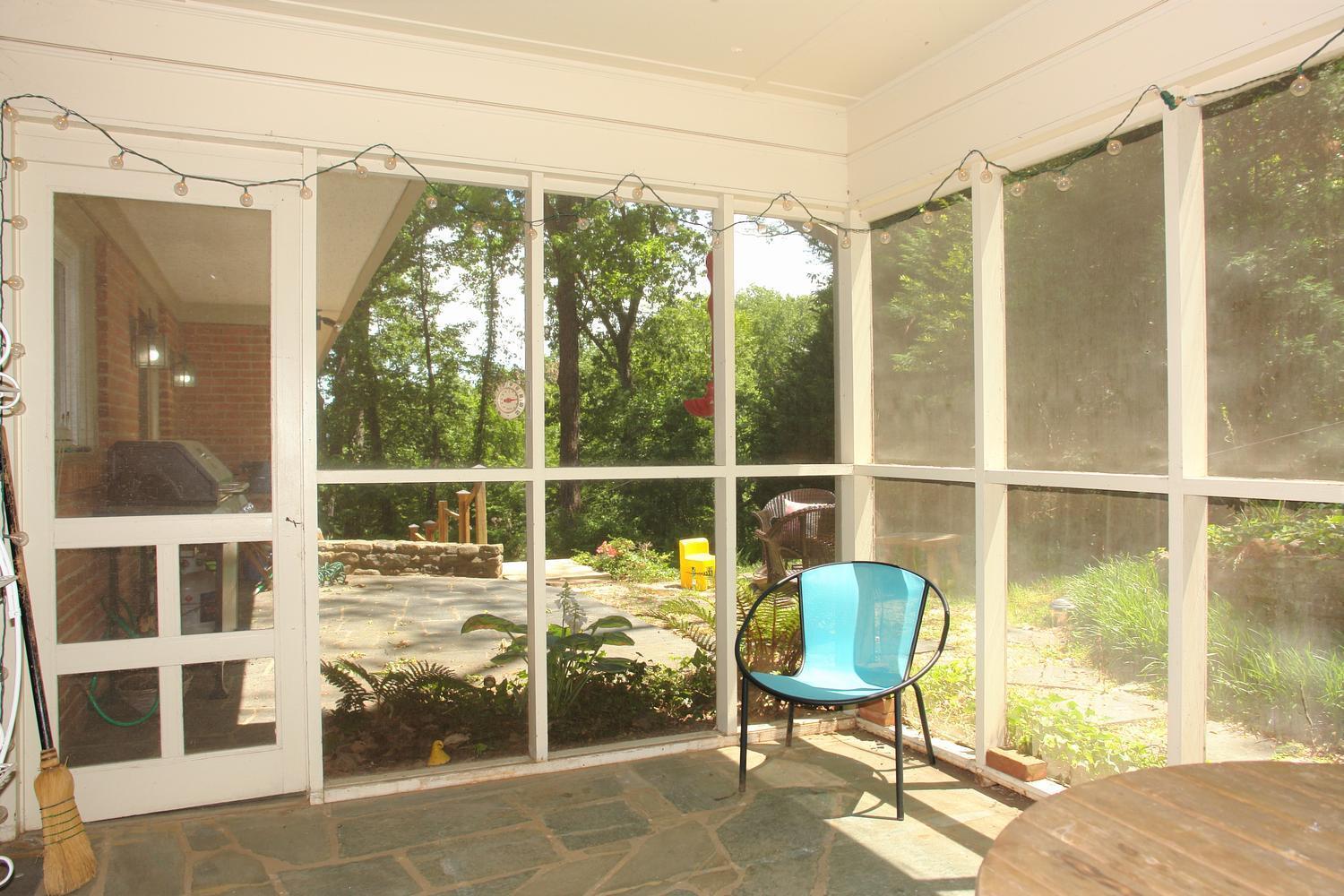 3102 Stoneridge Road Southwest Roanoke, VA 24014 - Photo 8 of 27 3102 Stoneridge Rd SW Roanoke-large-008-
