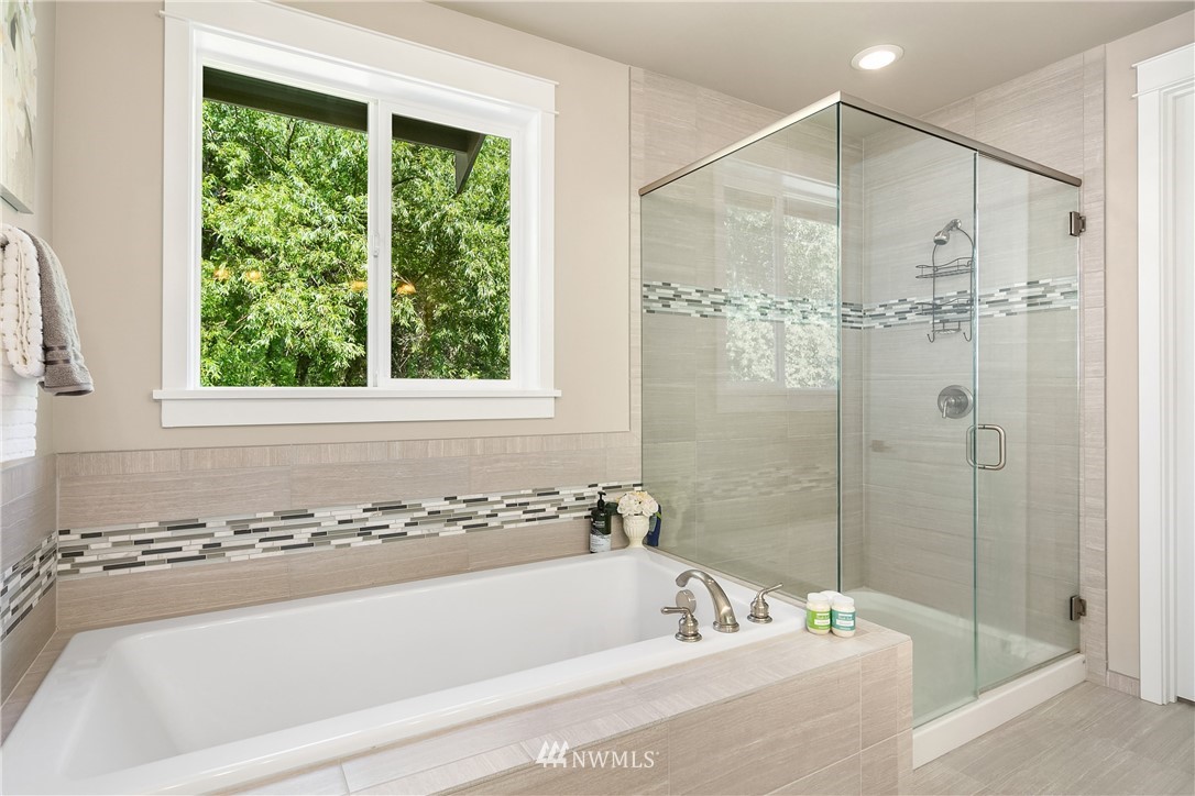22911 Locust Way Bothell, WA 98021 - Photo 22 of 40