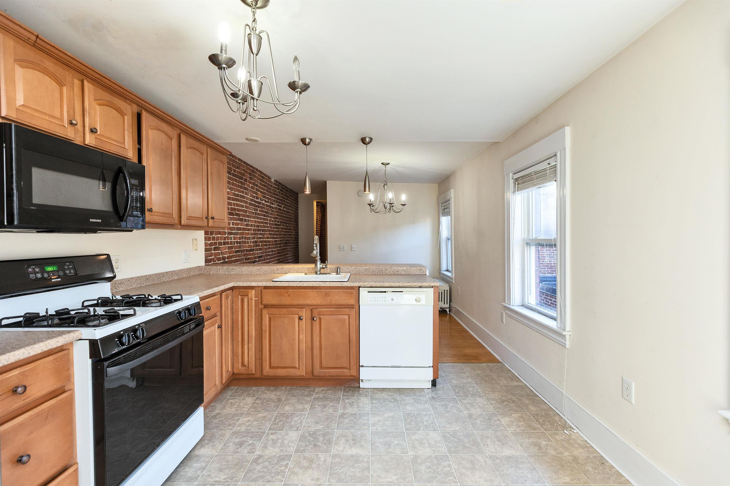 76 West Merrimack Street, Unit 2 Manchester, NH 03101 - Photo 9 of 39