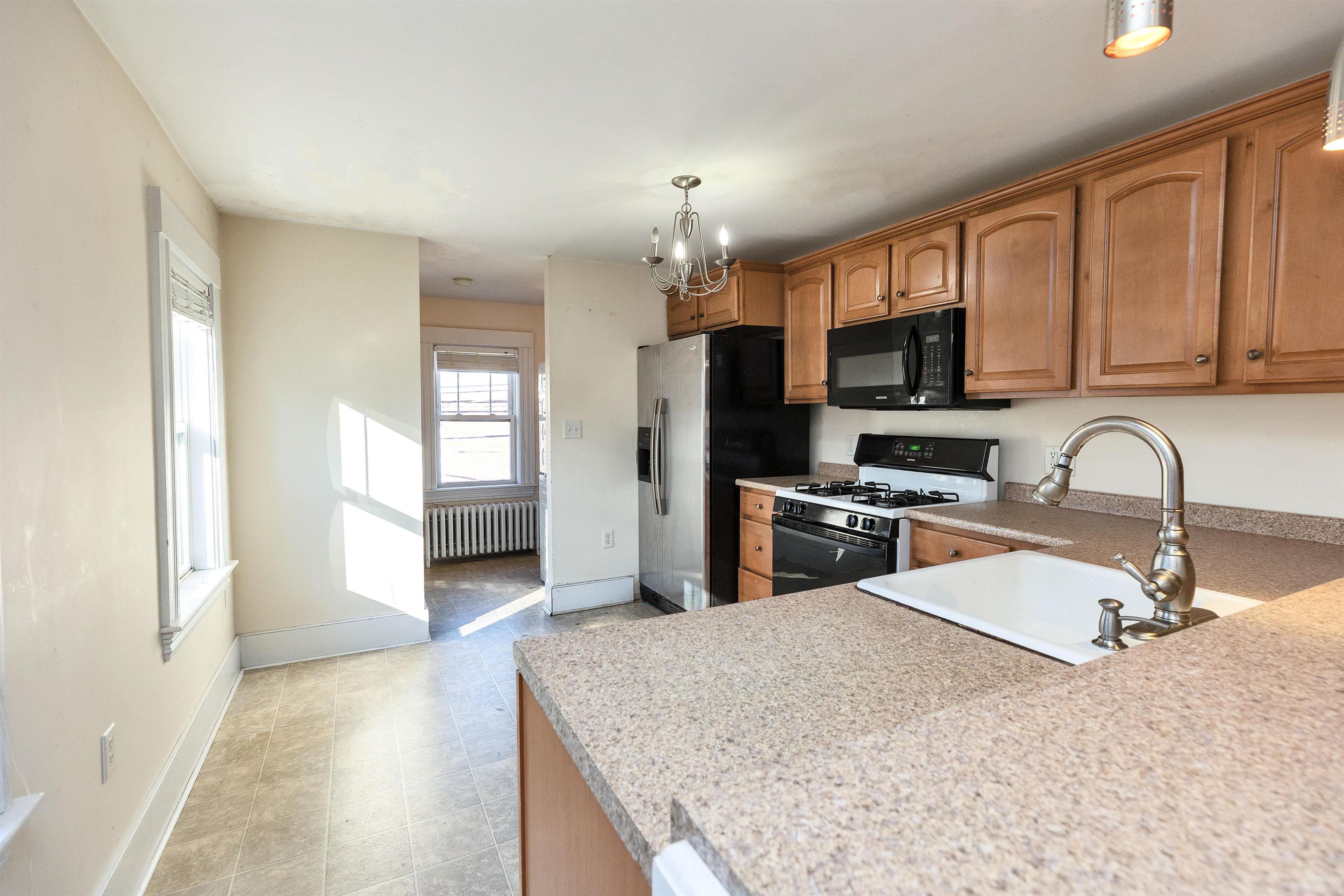 76 West Merrimack Street, Unit 2 Manchester, NH 03101 - Photo 10 of 39