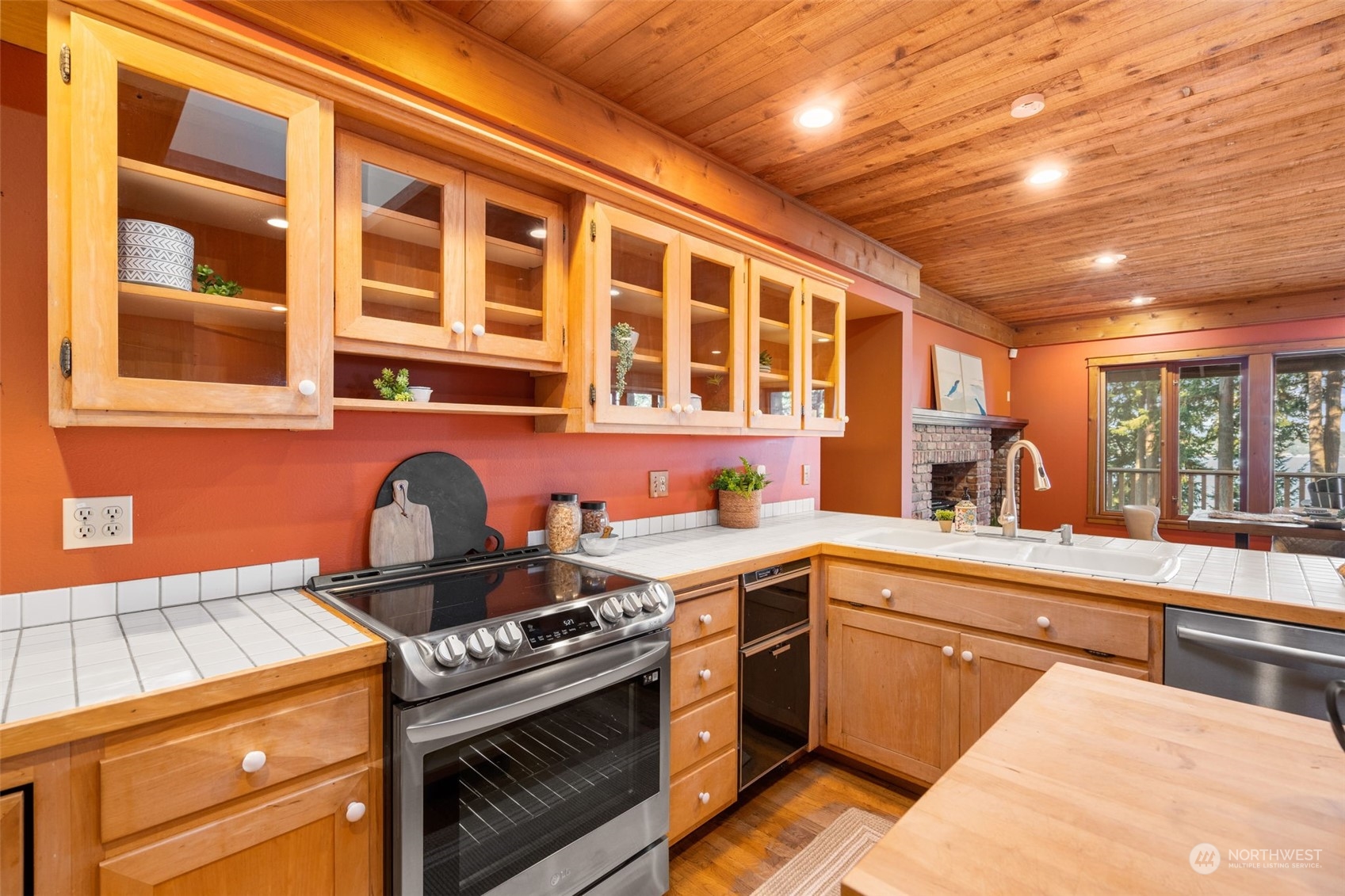 2011 North Bluff Road Greenbank, WA 98253 - Photo 12 of 39 Gallery Image 12