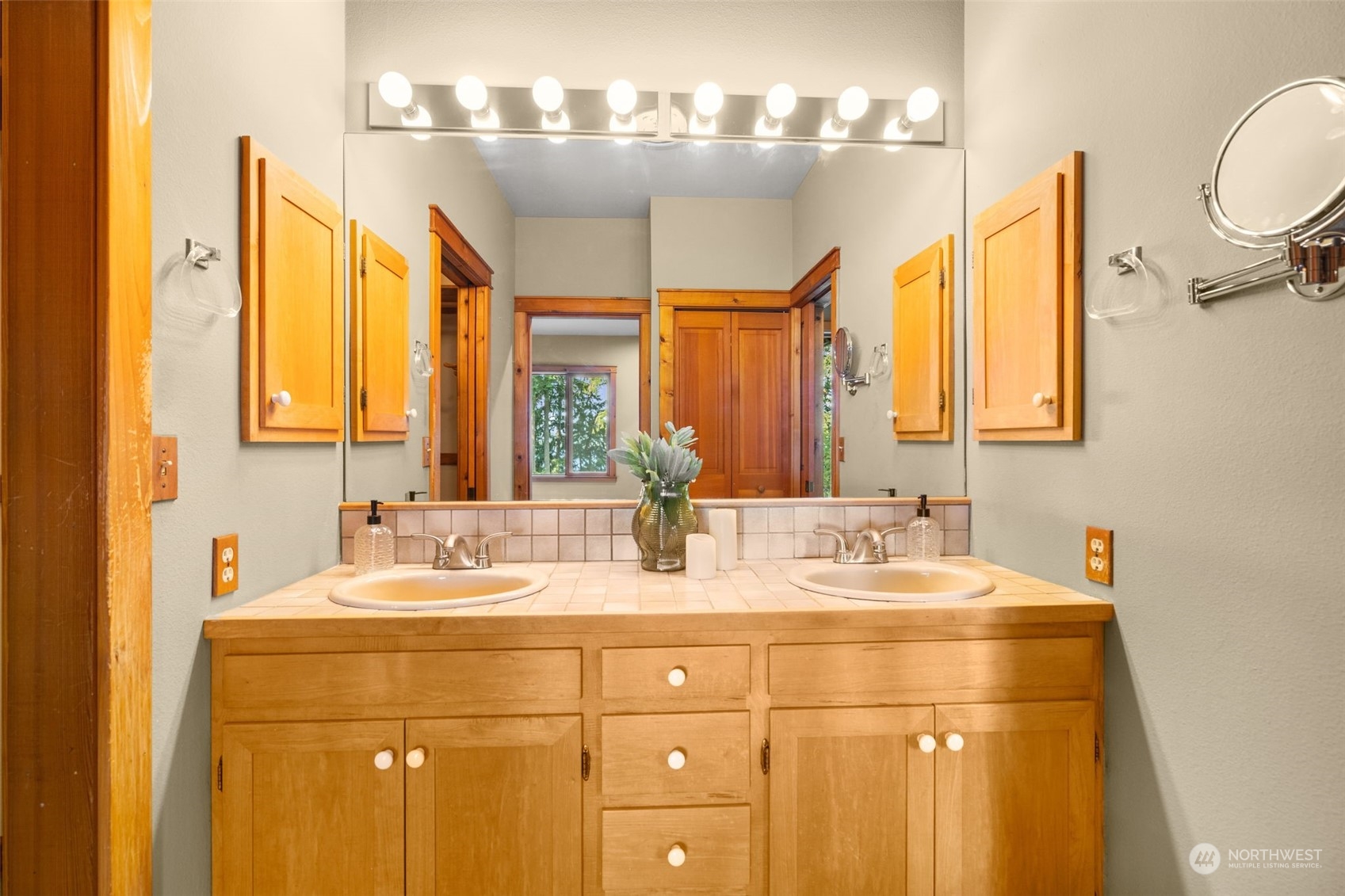 2011 North Bluff Road Greenbank, WA 98253 - Photo 15 of 39 Gallery Image 15