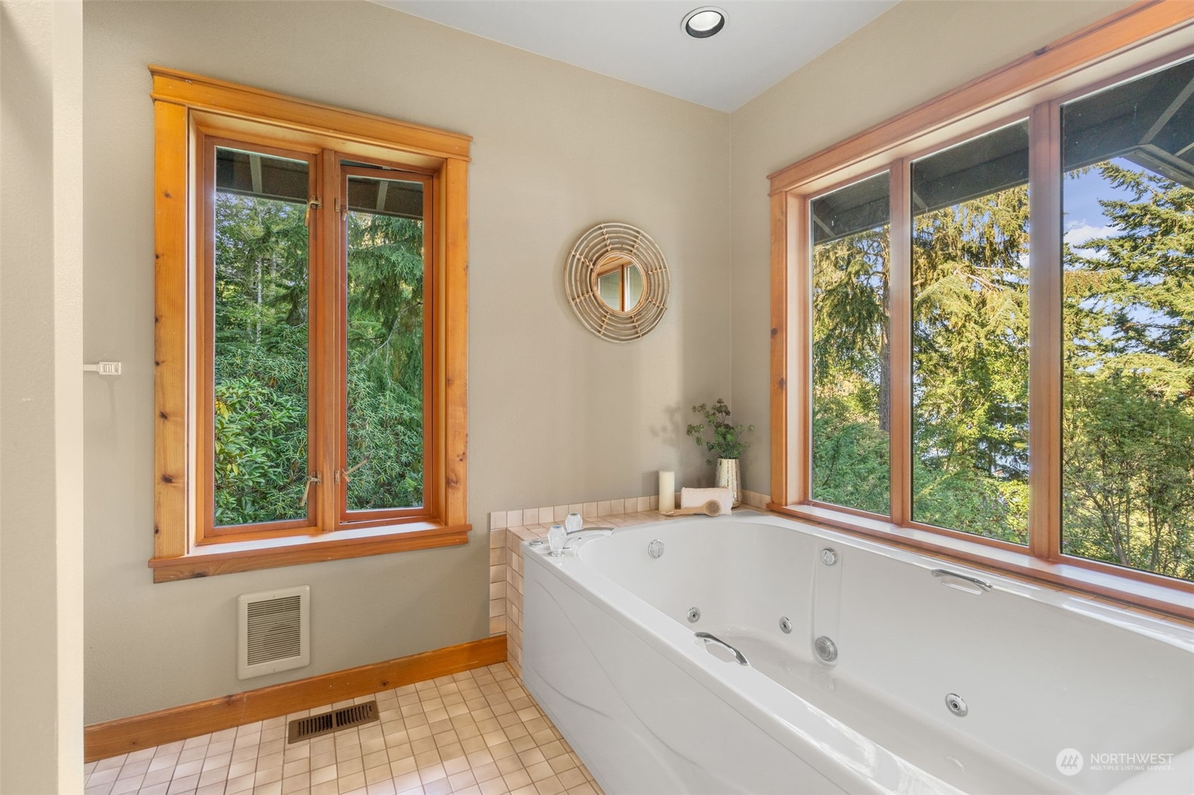 2011 North Bluff Road Greenbank, WA 98253 - Photo 17 of 39 Gallery Image 17
