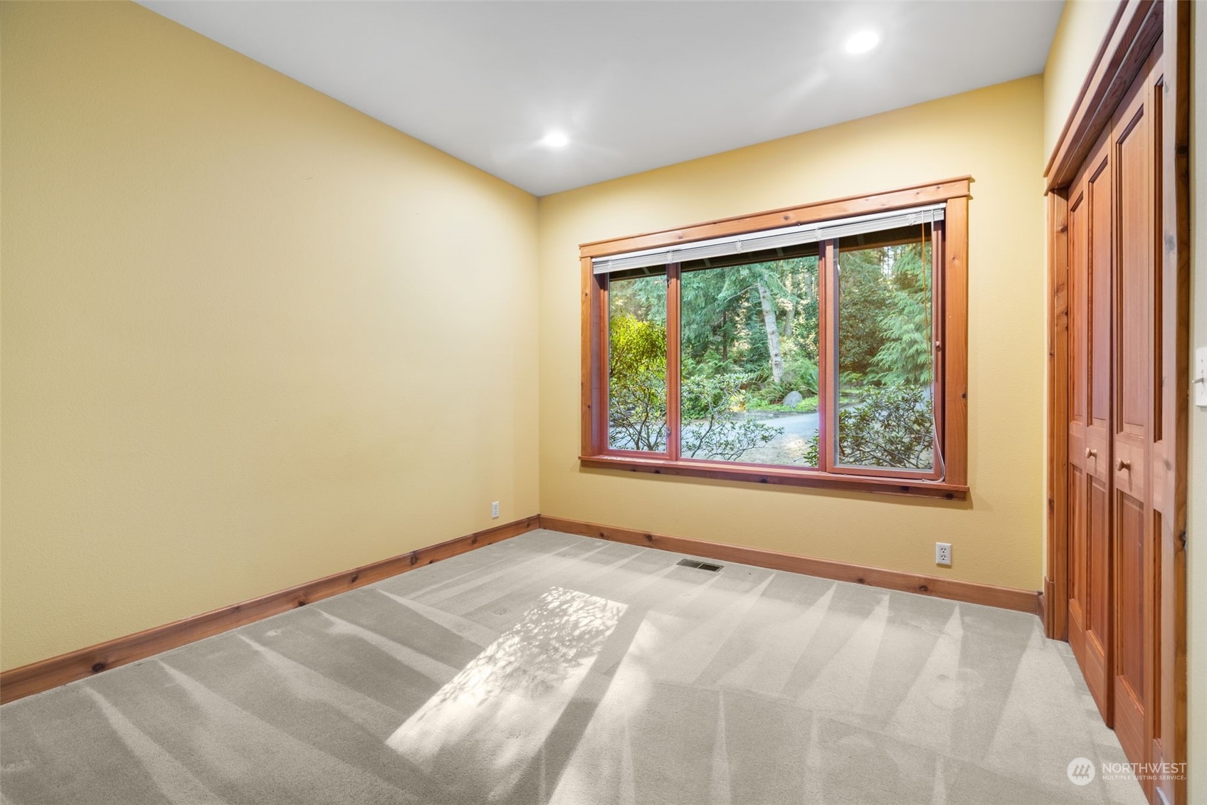 2011 North Bluff Road Greenbank, WA 98253 - Photo 20 of 39 Gallery Image 20