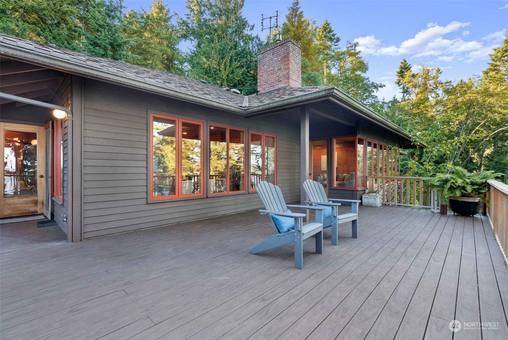 2011 North Bluff Road Greenbank, WA 98253 - Photo 32 of 39 Gallery Image 32