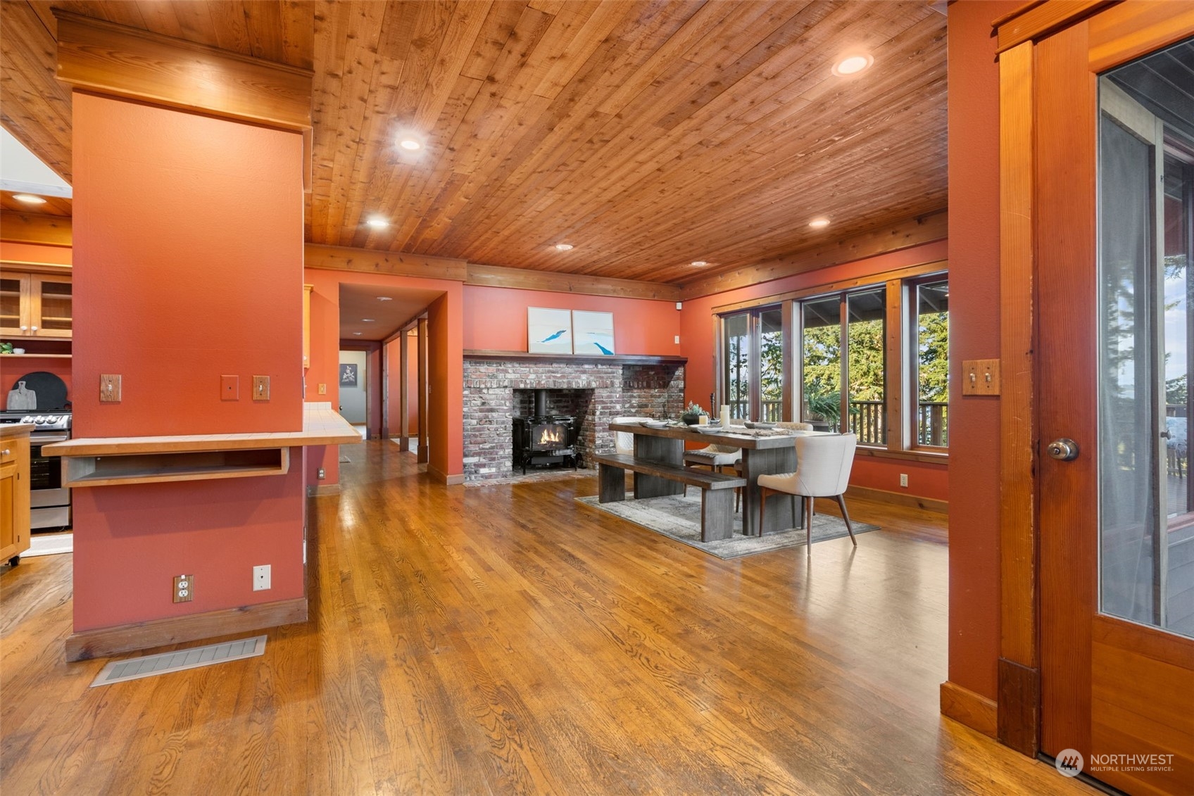 2011 North Bluff Road Greenbank, WA 98253 - Photo 10 of 39 Gallery Image 10
