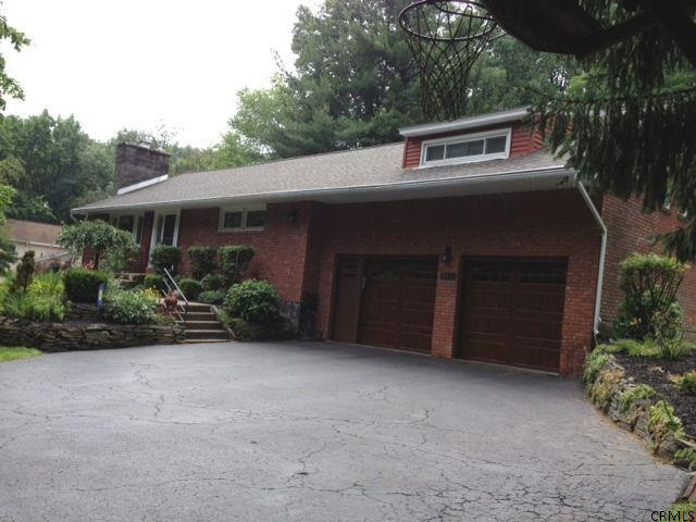 1029 Atateka Road Niskayuna, NY 12309 - Photo 1 of 25 Photo 1