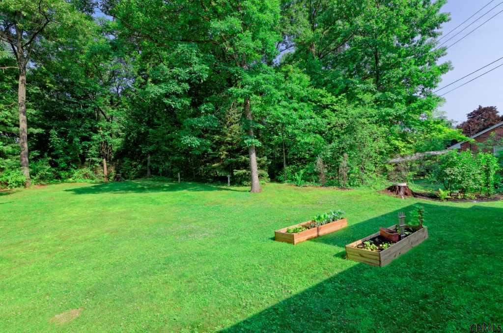 1029 Atateka Road Niskayuna, NY 12309 - Photo 6 of 25 Photo 6