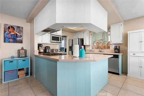 $3,700 | 2047 Westminster Drive, Palmdale, CA 93550