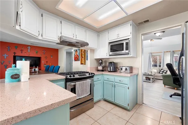 $3,700 | 2047 Westminster Drive, Palmdale, CA 93550