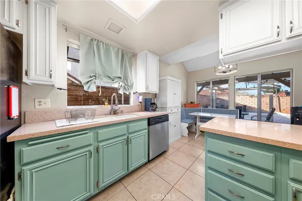 $3,700 | 2047 Westminster Drive, Palmdale, CA 93550