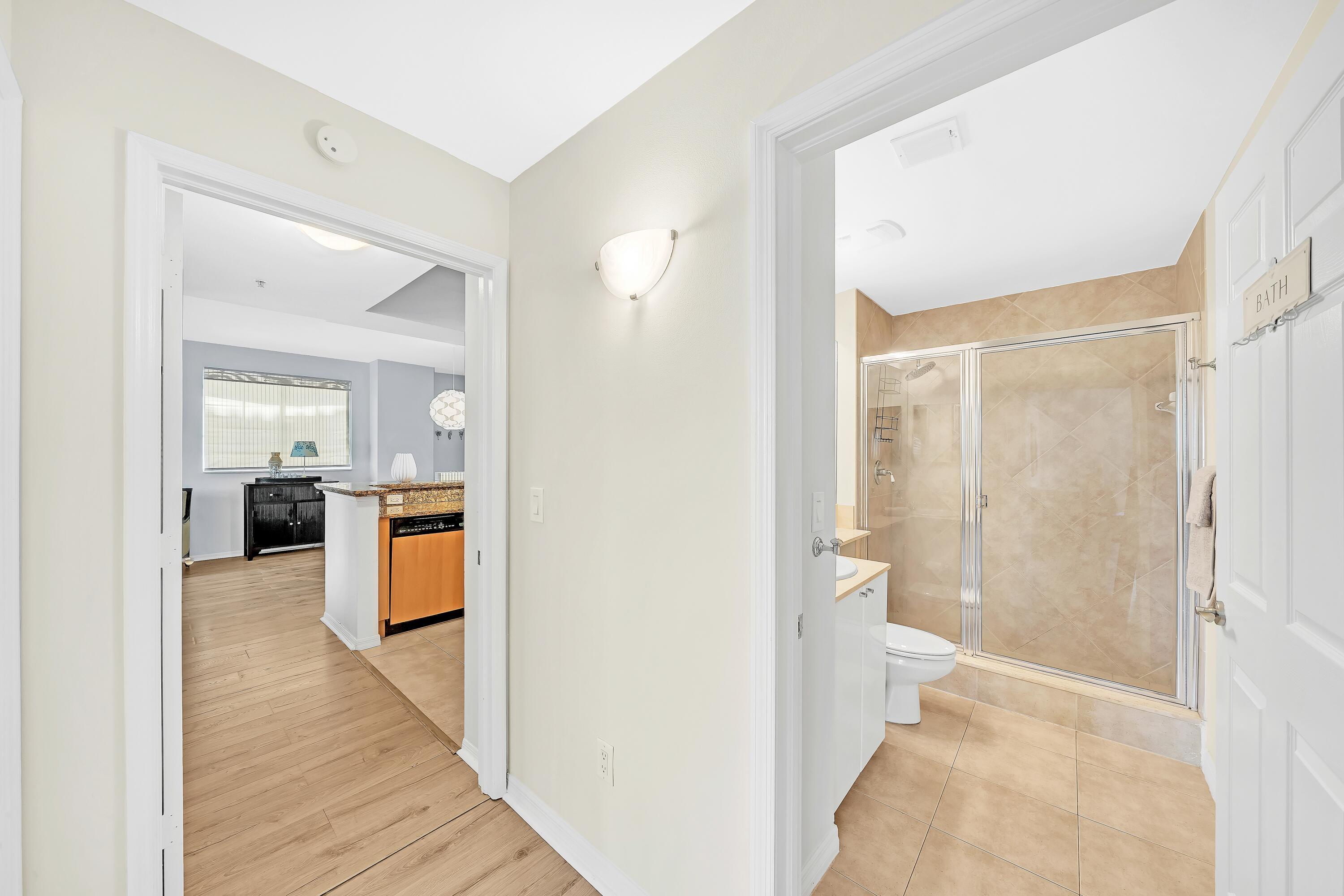 233 South Federal Highway, Unit 425 Boca Raton, FL 33432 - Photo 34 of 49 20 Guest Bathroom