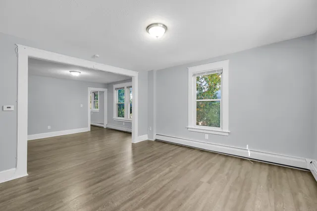 $1,975 | 245 Oakland Street, Bristol, CT 06010