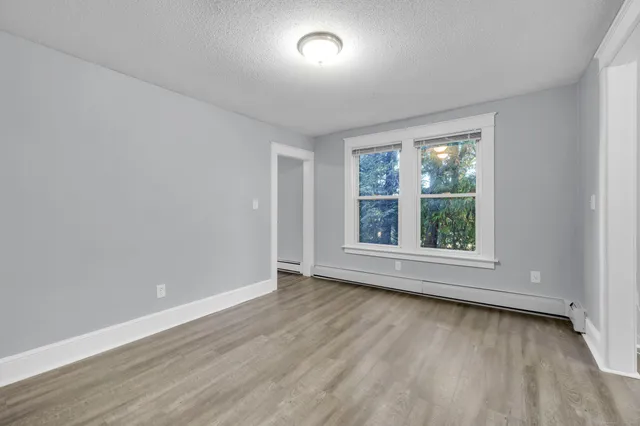 $1,975 | 245 Oakland Street, Bristol, CT 06010