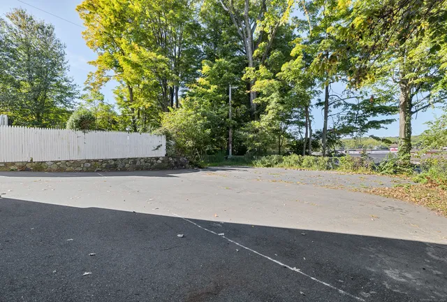 $1,975 | 245 Oakland Street, Bristol, CT 06010