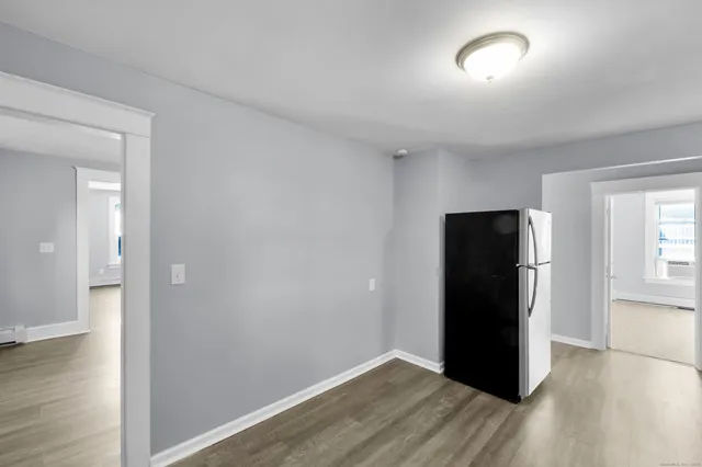 $1,975 | 245 Oakland Street, Bristol, CT 06010