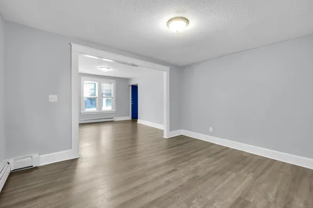 $1,975 | 245 Oakland Street, Bristol, CT 06010