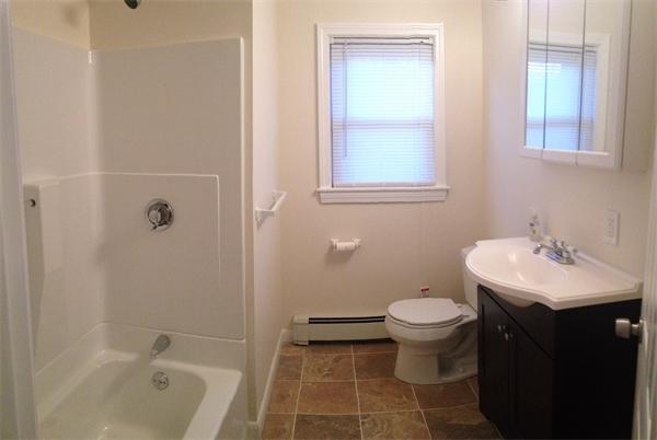 19 Vernon Road Medway, MA 02053 - Photo 5 of 14 Gallery Image 5