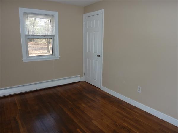 19 Vernon Road Medway, MA 02053 - Photo 6 of 14 Gallery Image 6