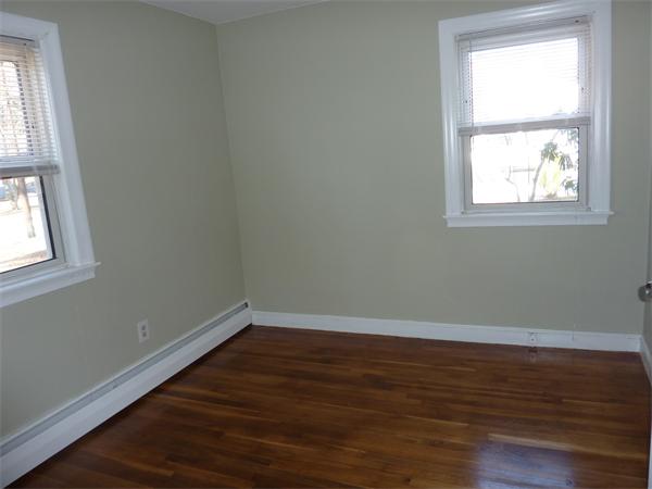 19 Vernon Road Medway, MA 02053 - Photo 7 of 14 Gallery Image 7