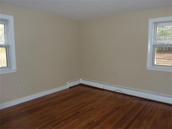 19 Vernon Road Medway, MA 02053 - Photo 8 of 14 Gallery Image 8