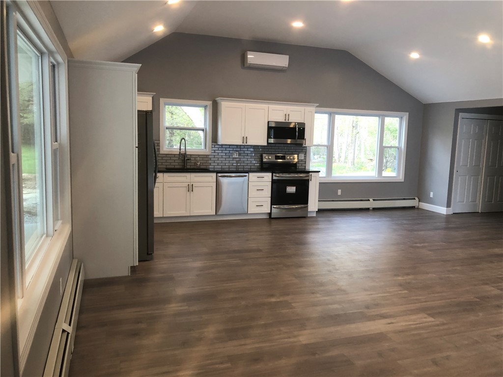 51 Farnum Road Glocester, RI 02814 - Photo 6 of 29