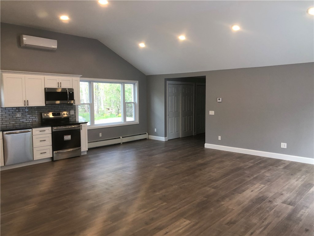 51 Farnum Road Glocester, RI 02814 - Photo 7 of 29