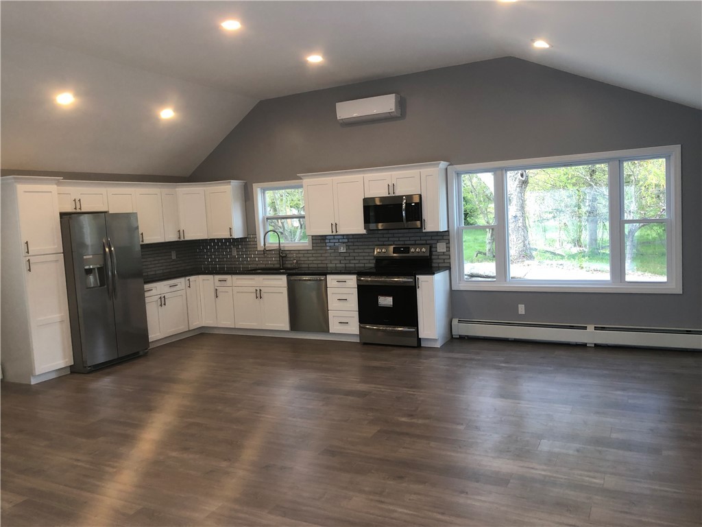 51 Farnum Road Glocester, RI 02814 - Photo 8 of 29