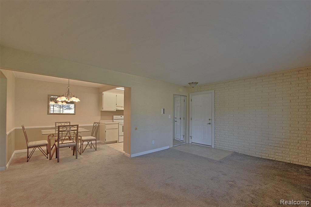 2377 Walton Boulevard, Unit 10 Rochester Hills, MI 48309 - Photo 7 of 15