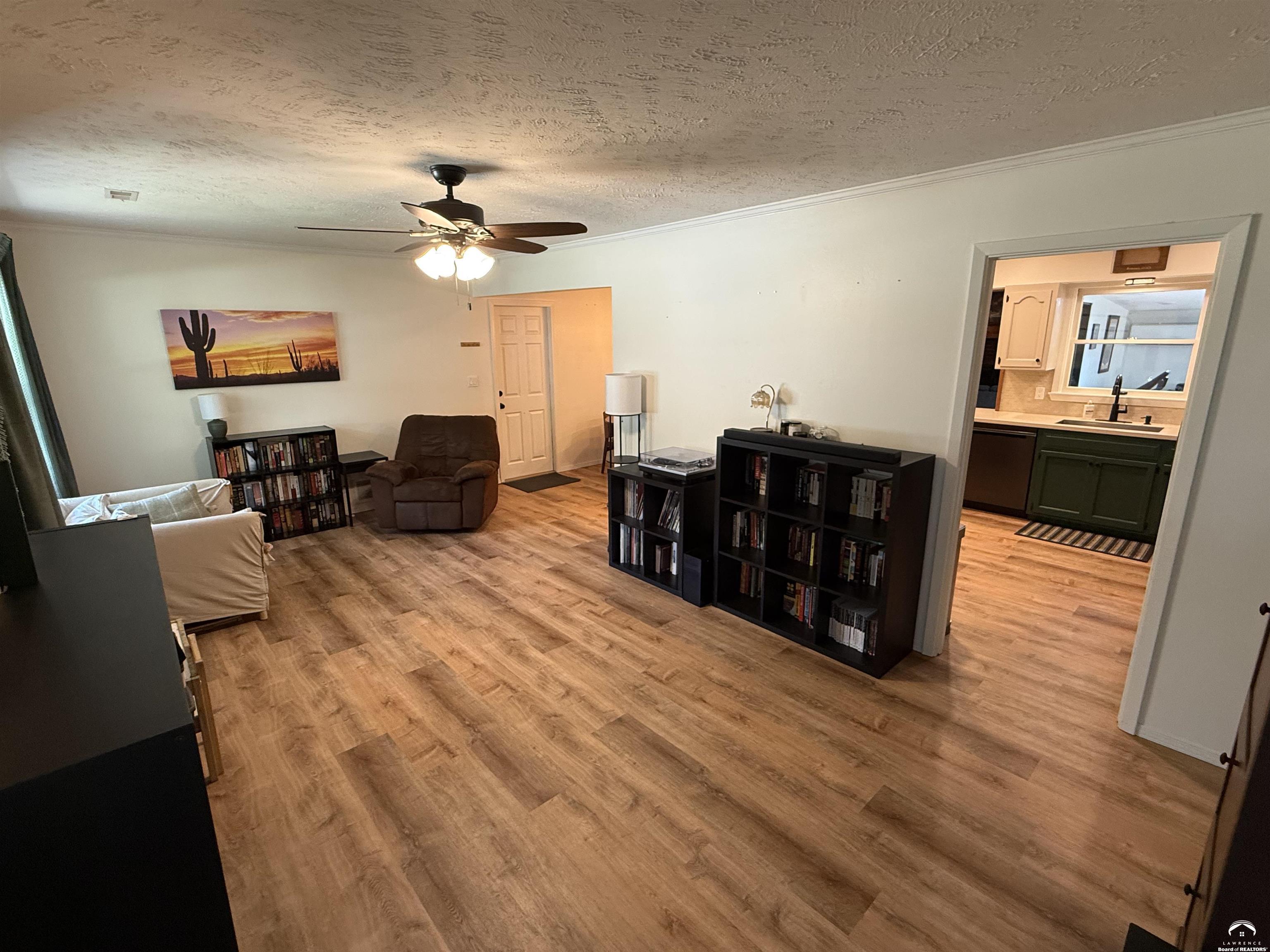 722 Randall Road Lawrence, KS 66049 - Photo 4 of 29
