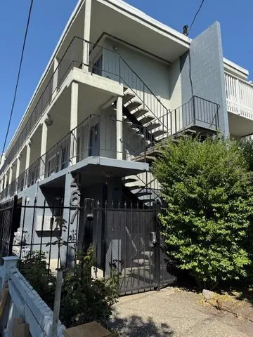 $2,595 | 467 Clinton Street, Unit 7, Redwood City, CA 94062